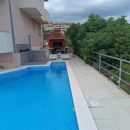 Lo - Sea View With Swimming Pool Apartment Split